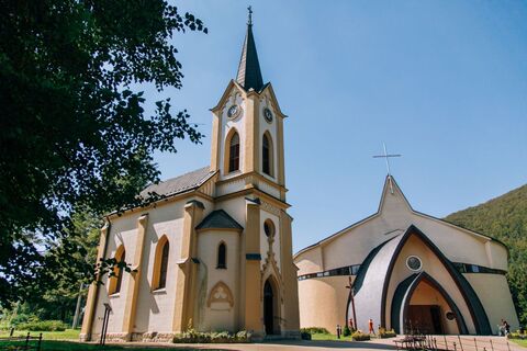 Kostol Nanebovzatia Panny Márie v Rajeckých Tepliciach